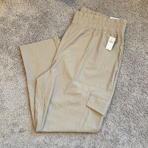 NWT- Old Navy Cargo Ankle Pant